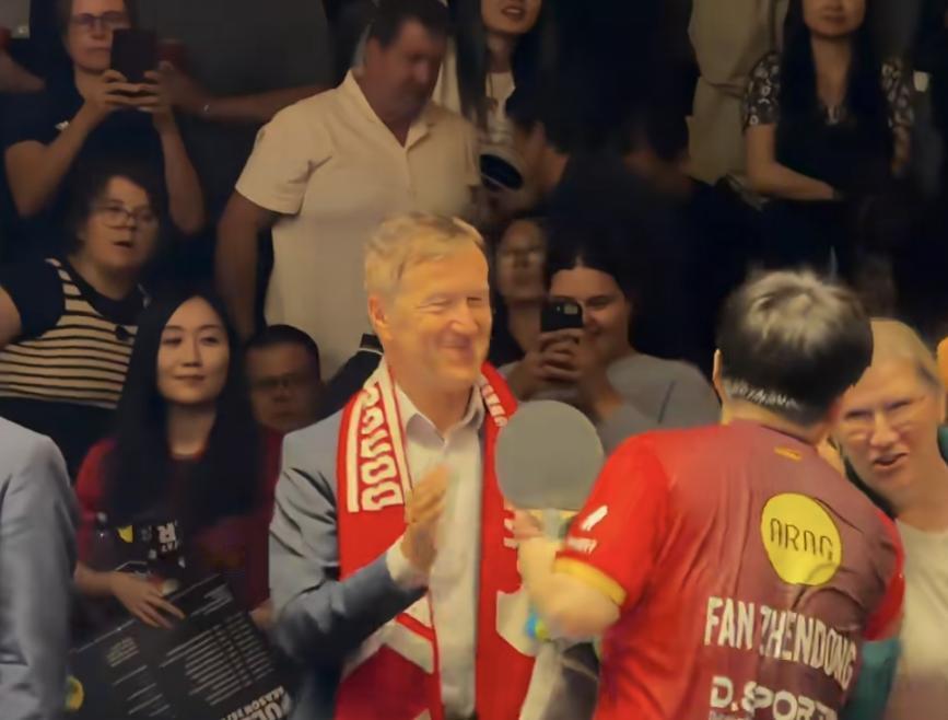 樊振东一单拿下2分的时候，大家看到经理安德烈亚斯的表情了吗？老脸都笑出了褶子。