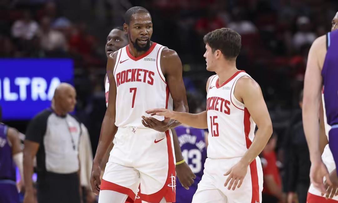 电风扇感觉对火箭还挺重要的，能打小阵容五号位，毕竟老杜岁数大了，而且他防守非常好