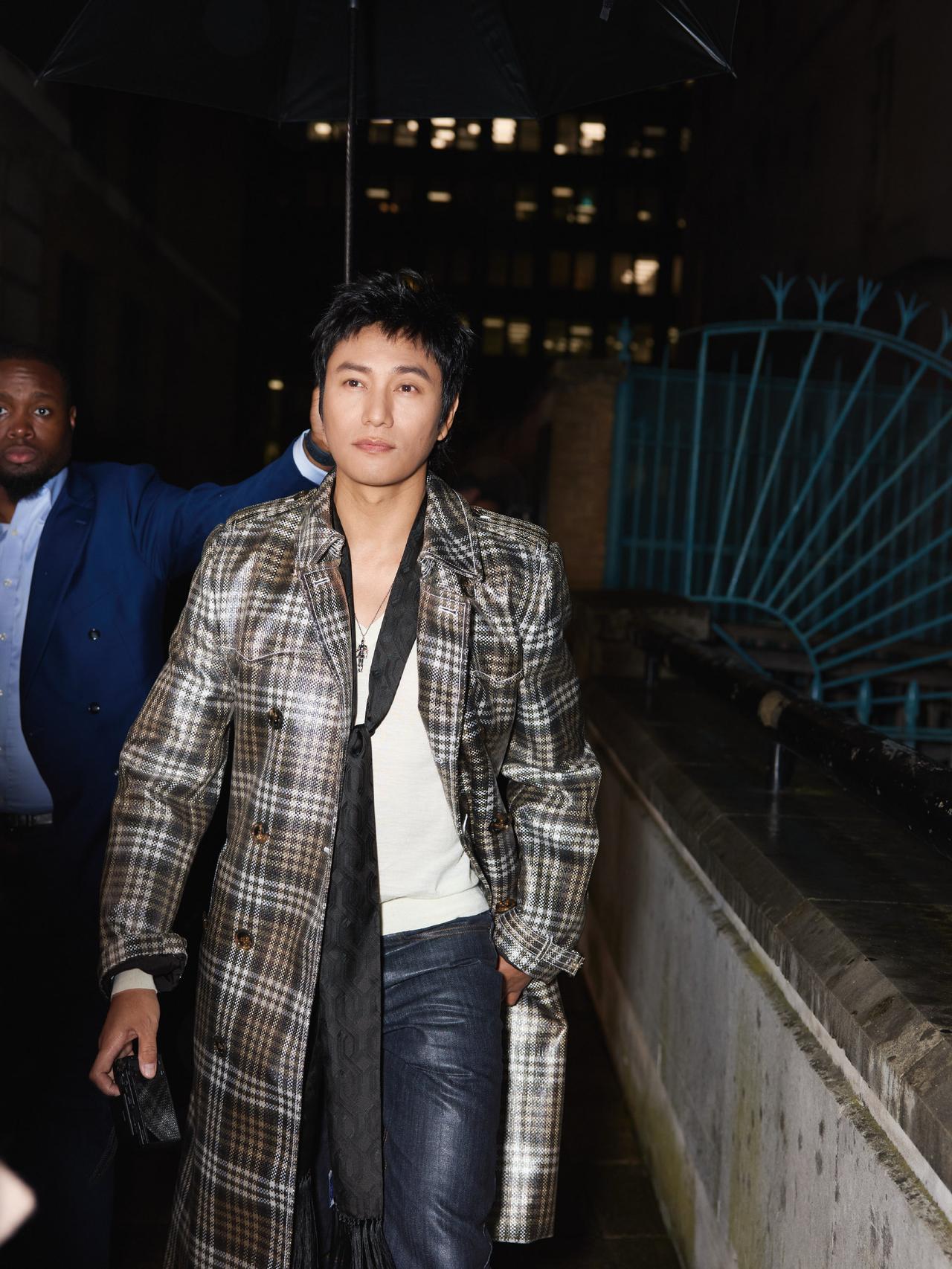 陈坤被“克隆”了？这脑洞也太离谱了…最近刷到一堆陈坤被克隆人替换的视频，