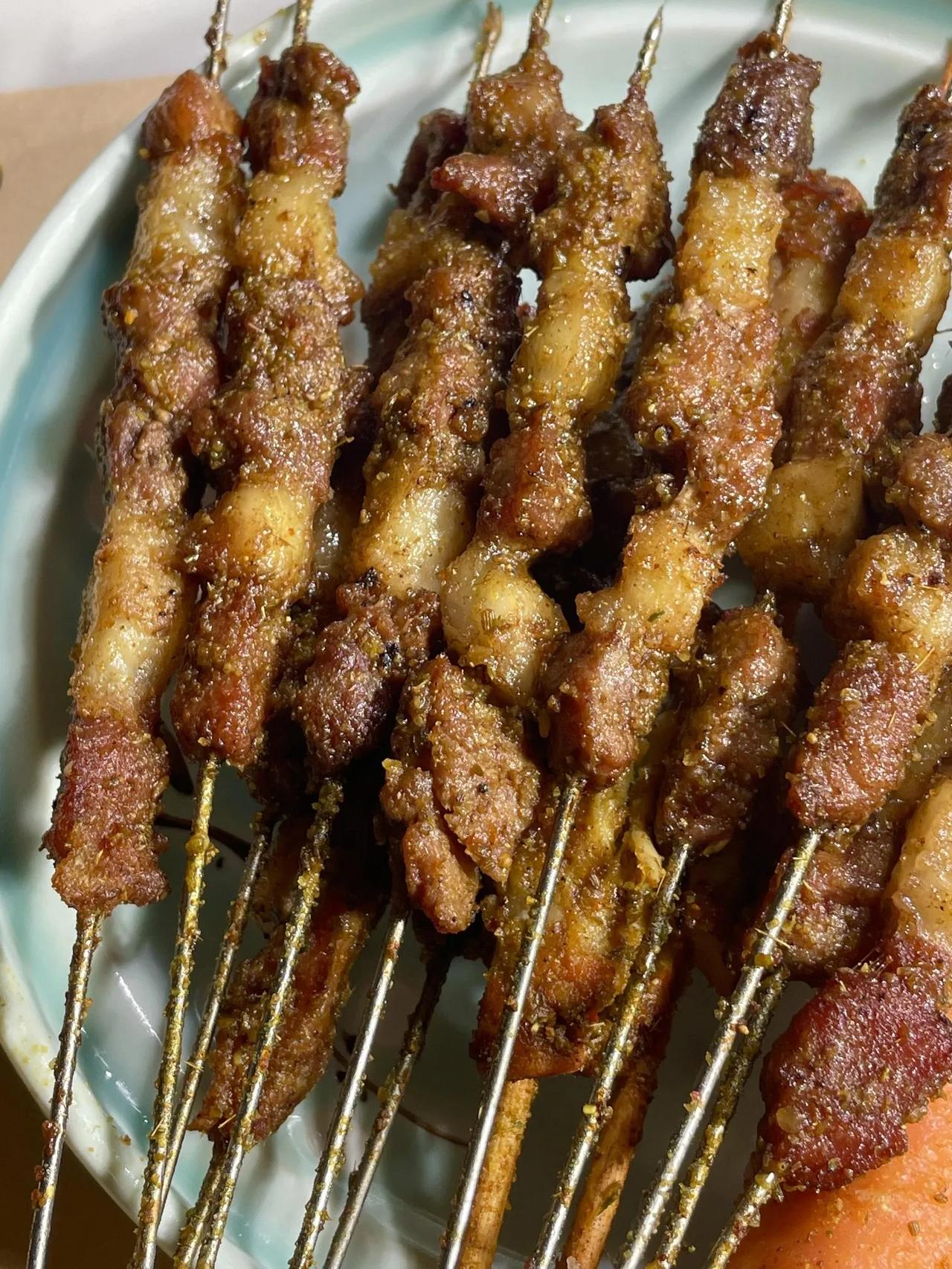 世界上就没有全是瘦肉的羊肉串吗点了个烧烤外卖，羊肉串都是一块瘦肉一块肥肉的串起