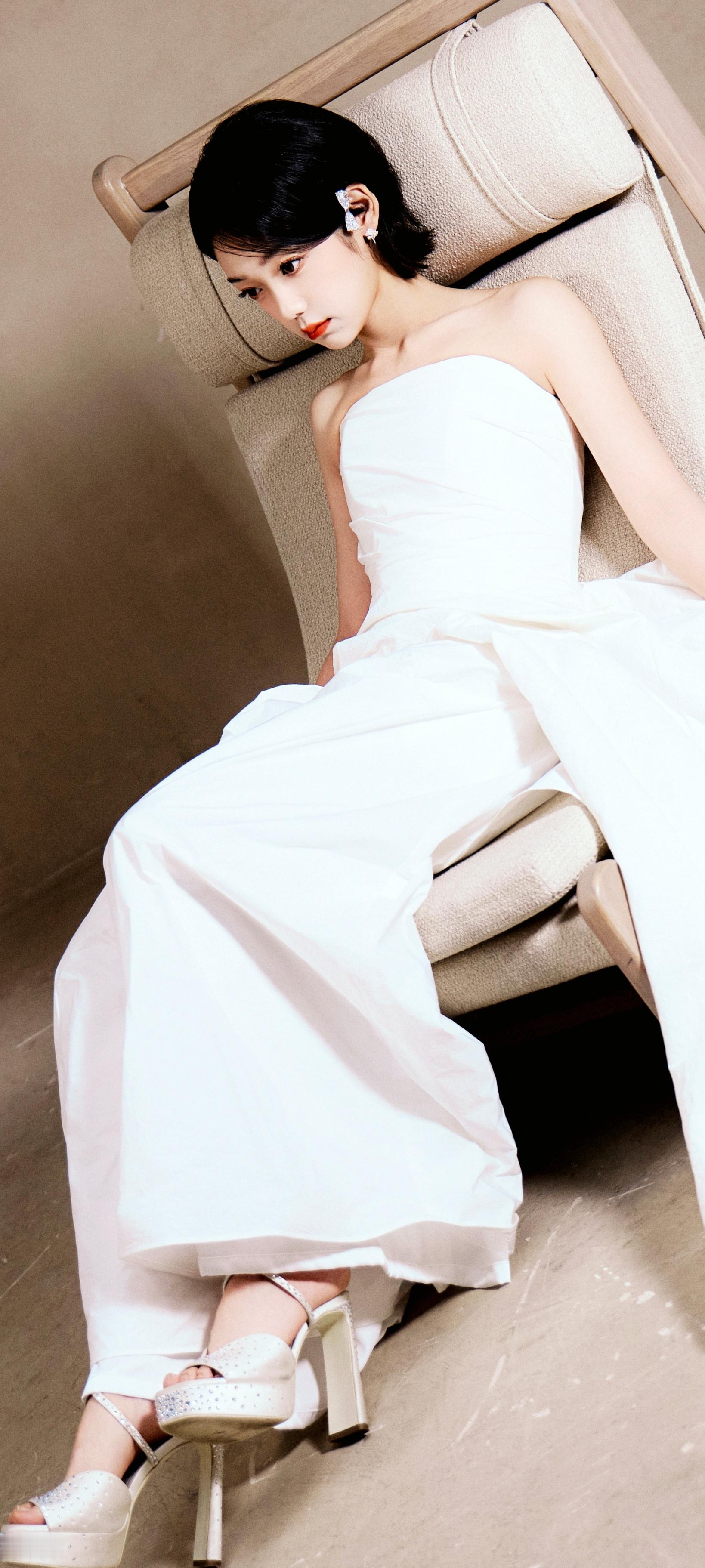 希林娜依高白色抹胸长裙希林娜依高​​​