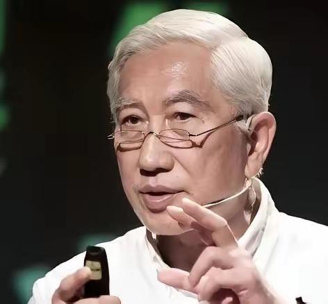 清华大学教授一语道破：搞无人驾驶汽车、无人酒店、饭店机器人都不奇怪，但现在的智能