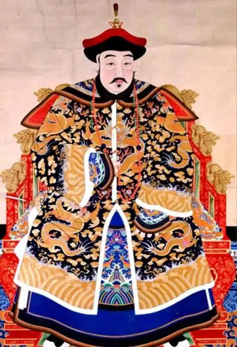 三百年来,一个谜团困扰着无数历史爱好者——手握三旗兵马、权倾朝野的多尔衮,为何甘