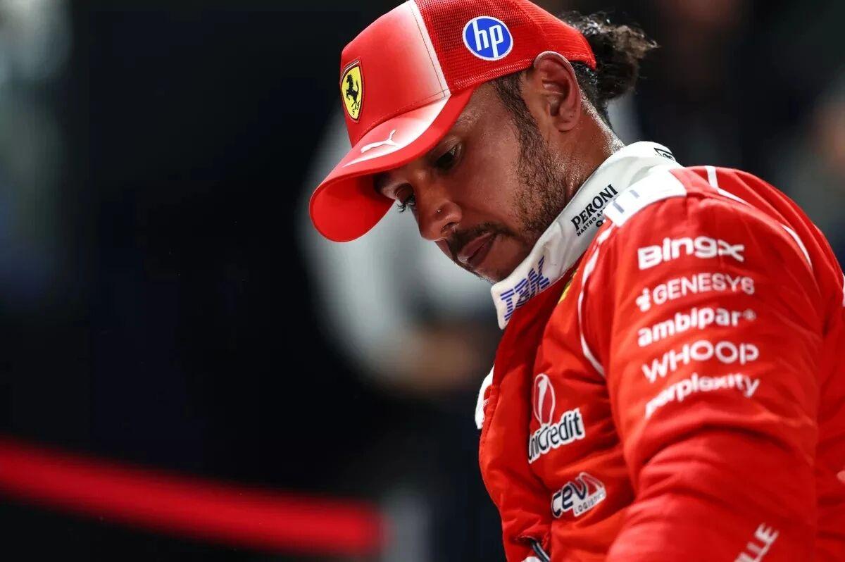 F1新加坡大奖赛：瓦塞尔力挺车队策略，汉密尔顿赛后致歉！F12026年F1赛
