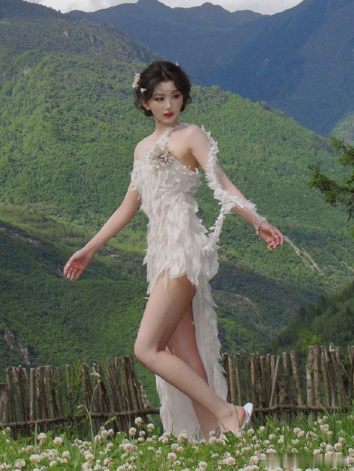 孔雪儿花仙子孔雪儿花仙子造型盘点～好权威的美貌
