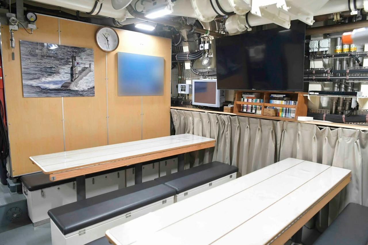 韩国海军KSS-III级常规动力潜艇首舰“岛山安昌浩”号(SS-083潜艇)舱内