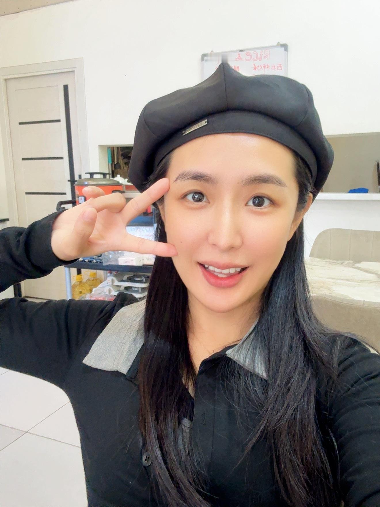 今天休息一下素颜吃顿中餐感觉好极了