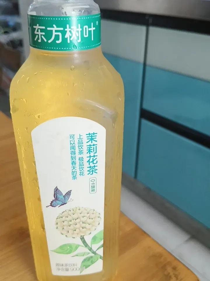 不知道你们发现没？从今年开始，越来越多年轻人开始“戒掉”含糖饮料了。以前买饮料