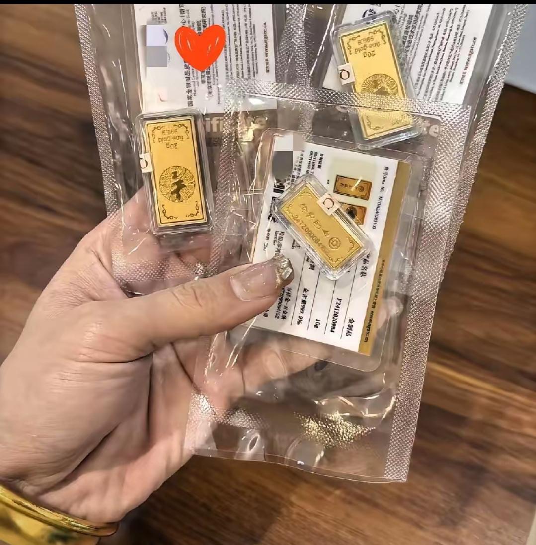 黄金又跌麻了！3月30日开盘直接干到988，1050买的47克彻底套牢!