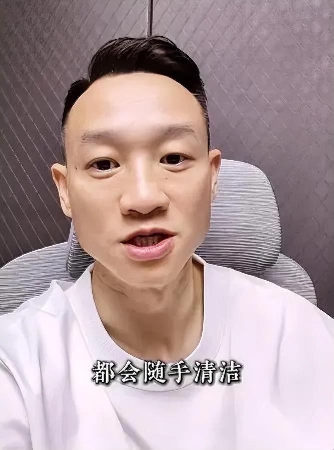 奥运冠军杨威最近挨骂了起因只是他分享的一段健身见闻。说去香港健身发现