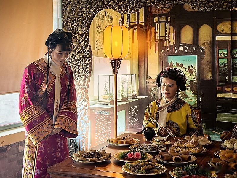 慈禧最后一天做了什么?1908年11月15日这一天，慈禧的日程比寻常大臣上朝还要紧凑。头天傍晚光绪刚