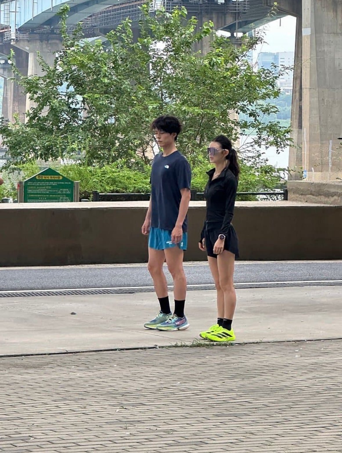 Danielle好帅啊这是在和朴宝剑一起训练​​​