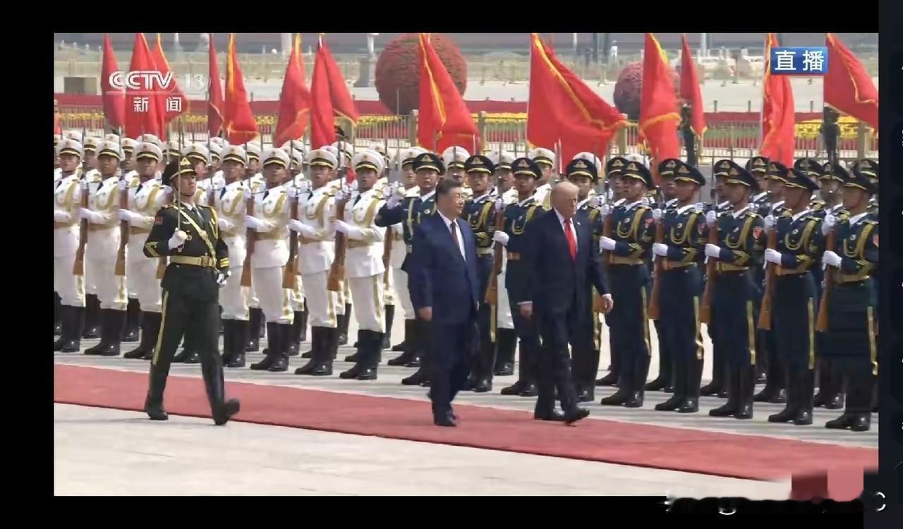看直播的时候，我真的被咱们的三军仪仗队给震住了。那股子气势，隔着屏幕都能感觉到那