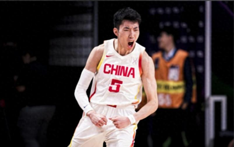 中国男篮靠着最后两分钟的防守险胜沙特晋级，很多人说这场沙特三分太准了，所以才打的