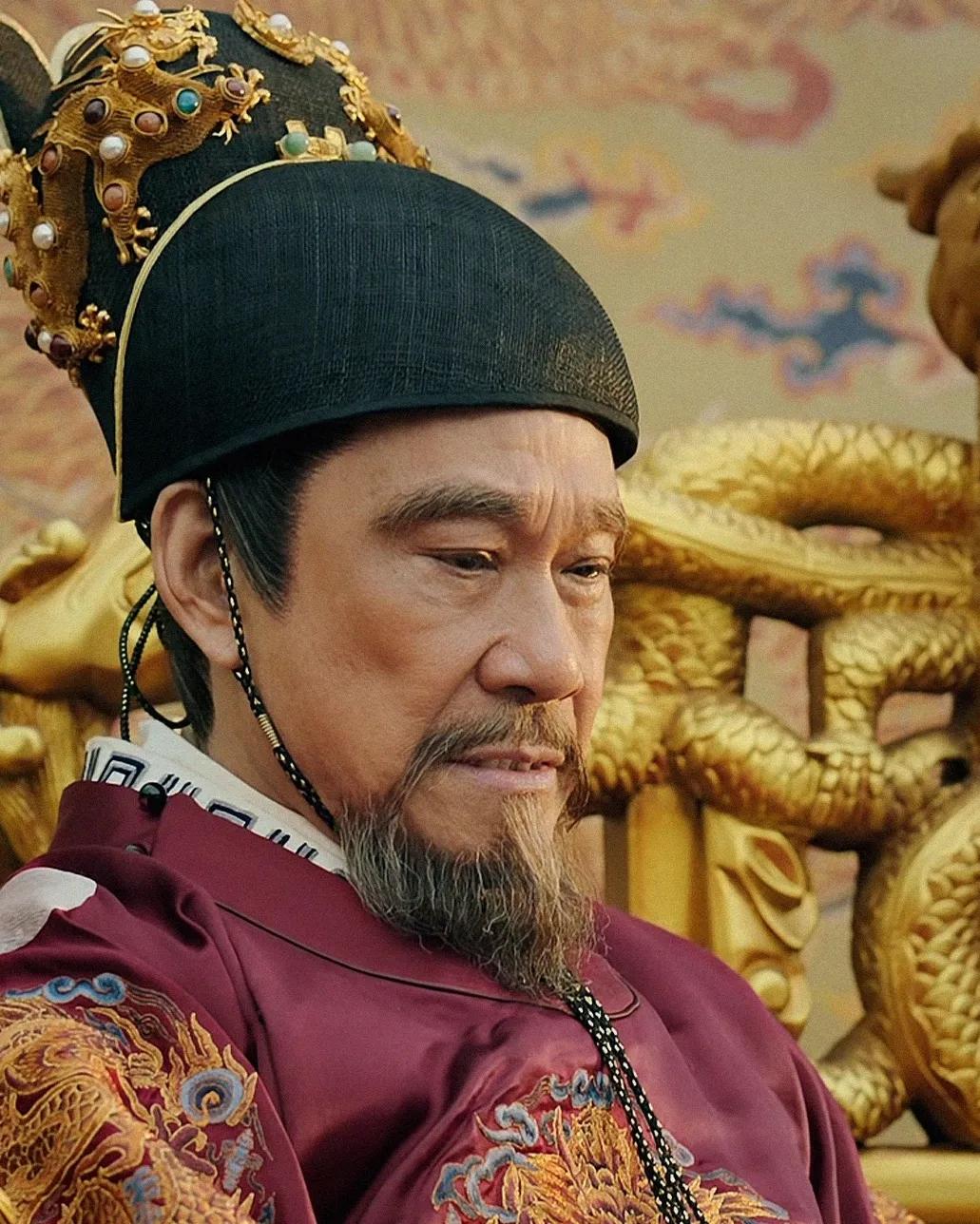 看了朱亚文版的朱瞻基，我才发现整个明朝时期，都有一种勒紧裤腰带过日子的感觉。比