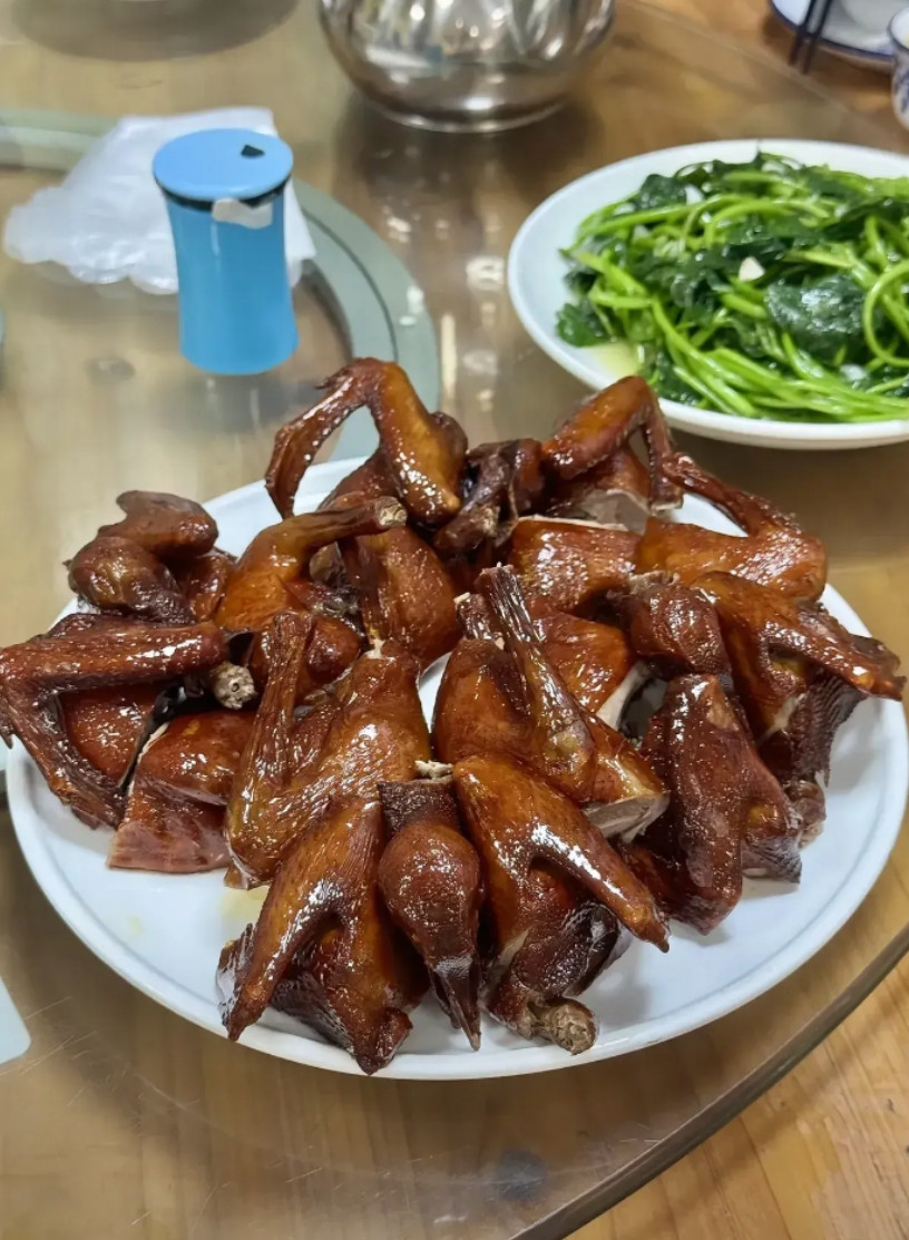 打算给这道菜定价为688元，大家帮忙取个名字呗，听起来高档一点的
