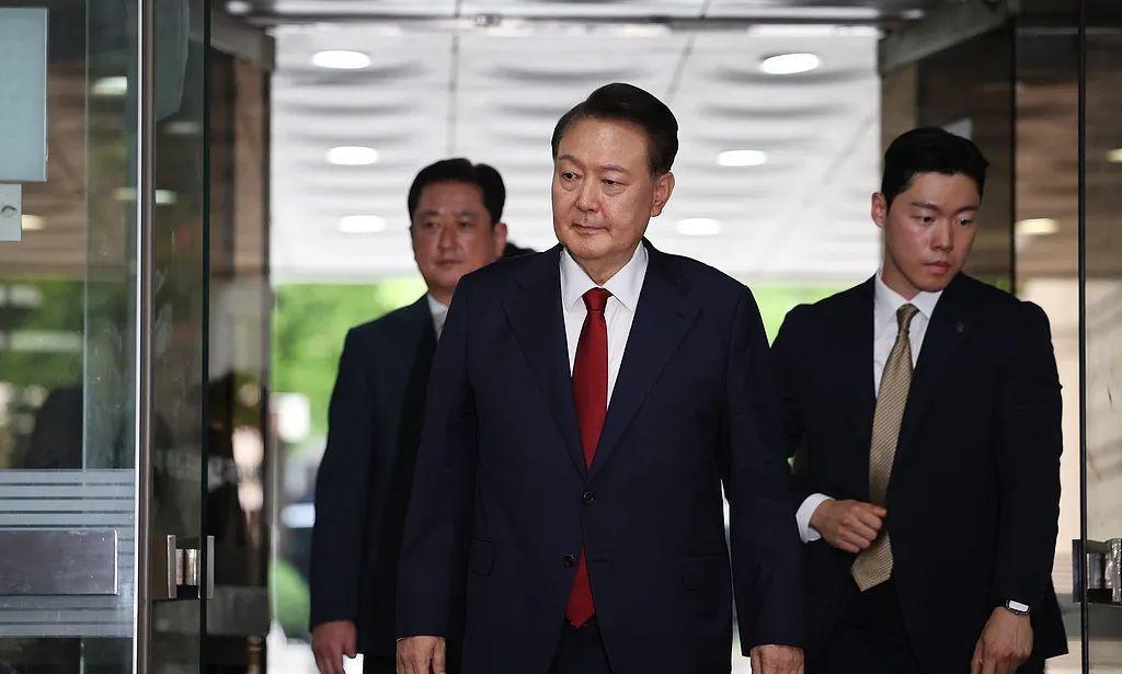 🌞尹锡悦计划失败！韩国法院驳回其逮捕合法性提出的申诉，并下令继续关着！（