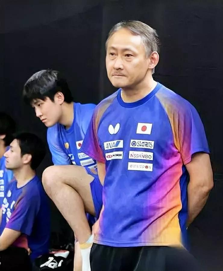 张本智和又翻车了！这次输球竟暴露致命短板？看他赛场对国手嘶吼挑衅的样子，