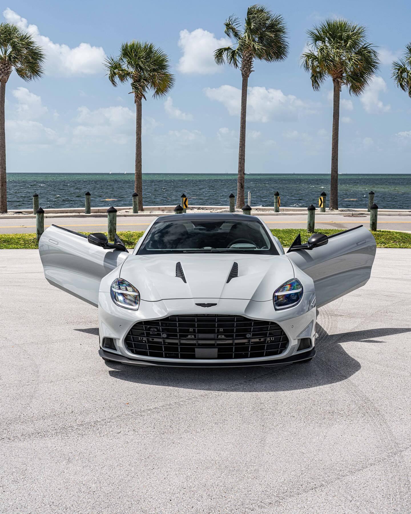 AstonMartinVanquish阿斯顿马丁vanquish阿斯顿马丁a