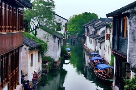 周庄，乌蓬摇橹，枕河人家——在每一个的心里，都有一个江南。