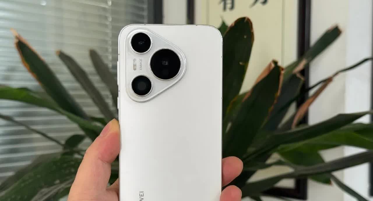又是一台华为换苹果，而且是换的二手iPhone13~早期从iPhone转向华