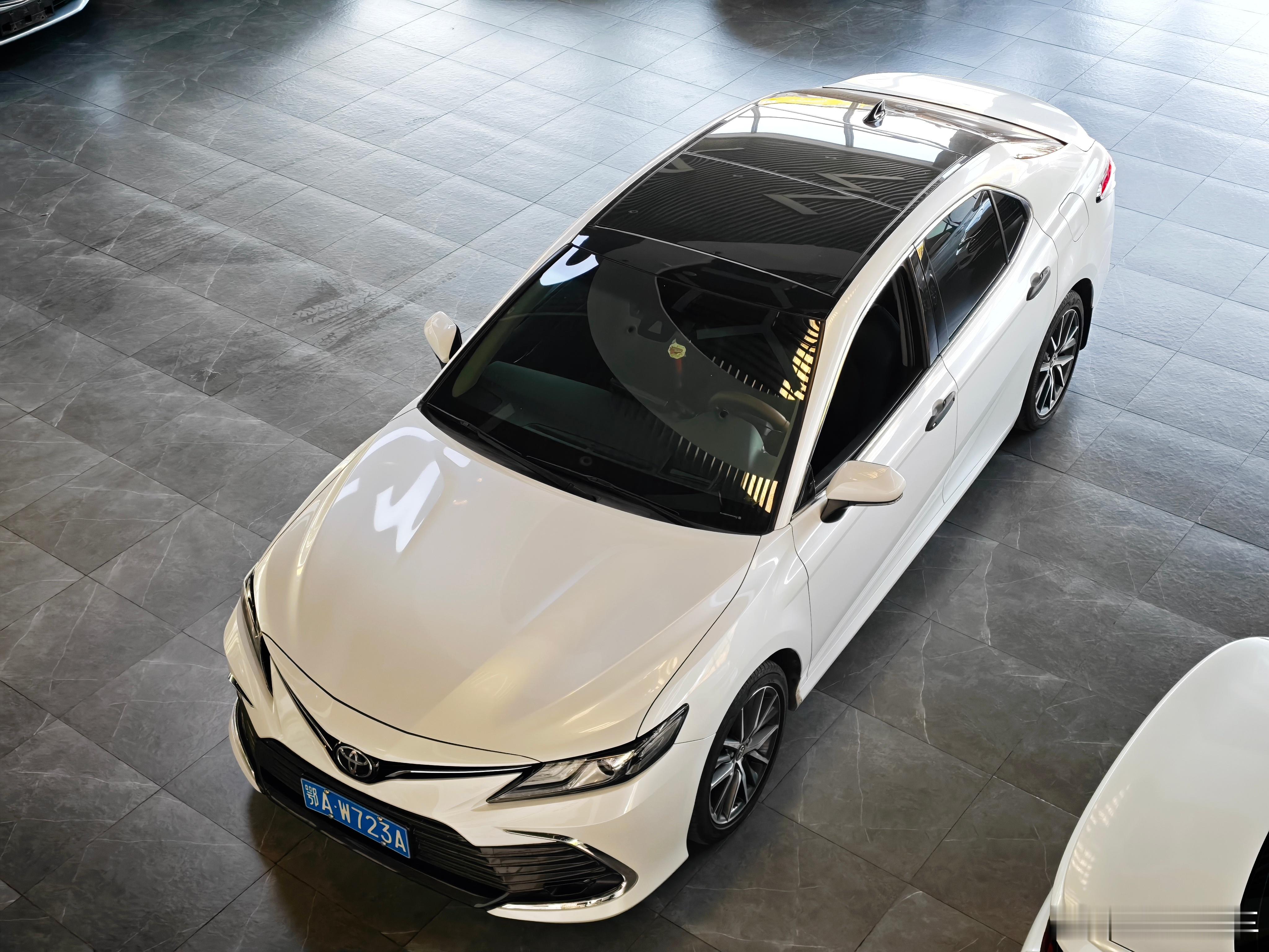 这凯美瑞真值钱…网友说2.5双擎新车15万，这个价格我没有核实，不知道是不是准