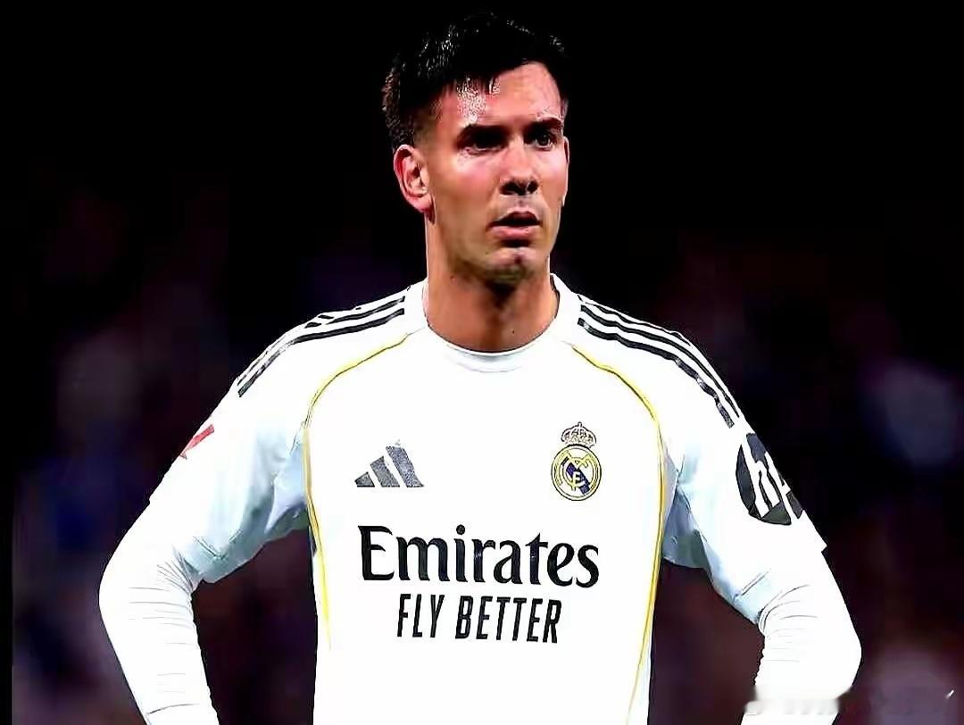 国米盯上皇马18岁阿根廷小子马斯坦托诺。皇马嫌他上场少，愿意放，但死活要留回购。