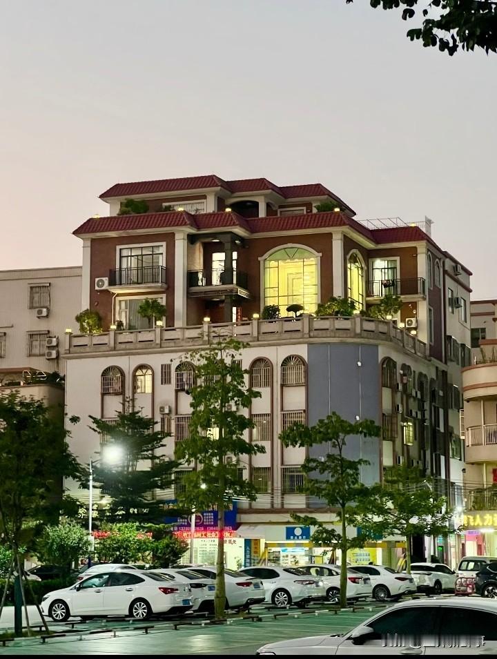 广东人的别墅还是广东人会过日子啊，收租自住两不误