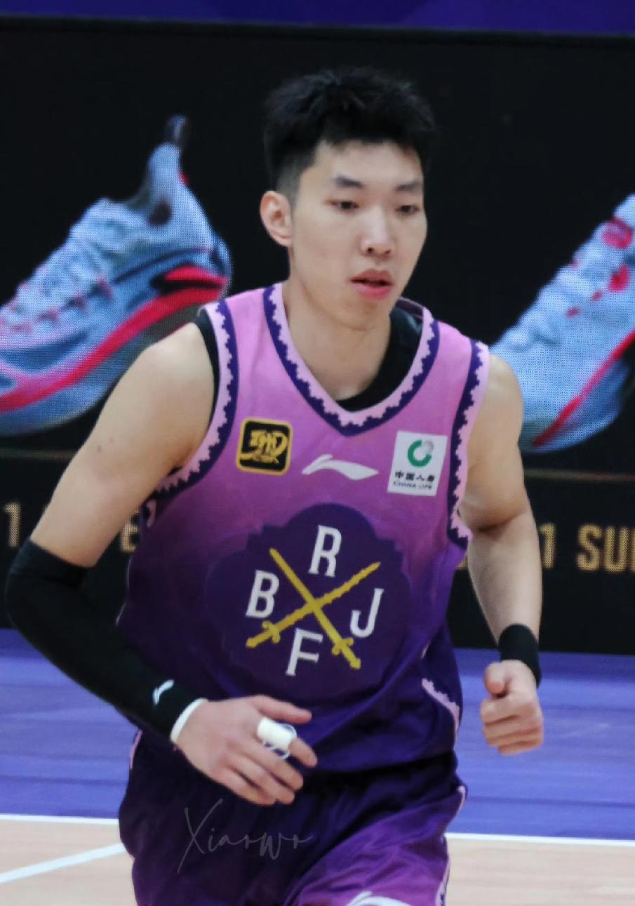 有一说一，廖三宁和贺希宁根本不在一个级别！！廖三宁：今日出战32分钟，投篮