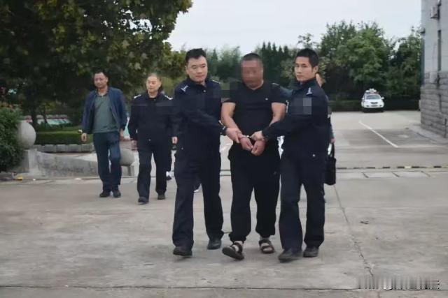 山东临沂，4个小伙没有固定收入又好吃懒做，于是决定杀人越货，四人搭载了一辆出租车