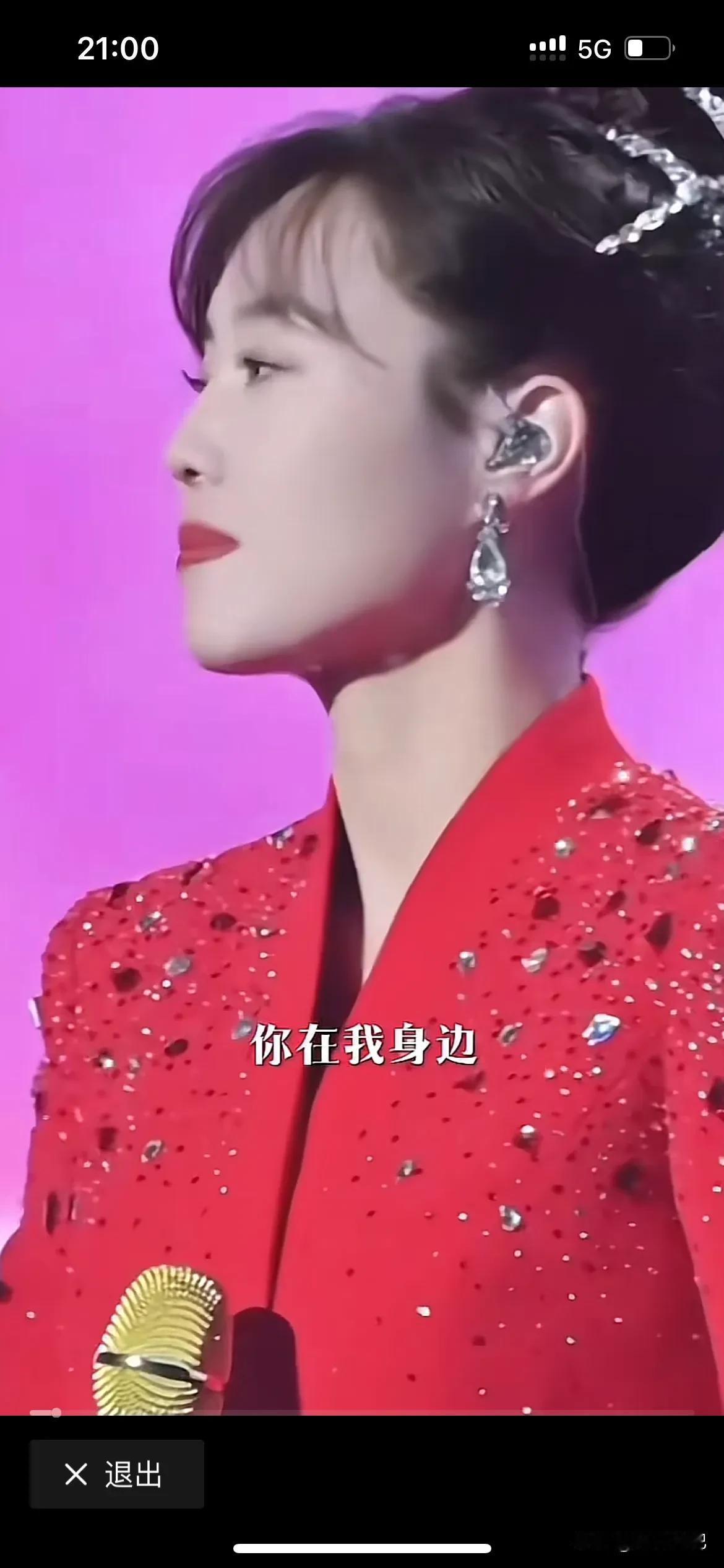 云朵受了太多委屈，面对那些无脑子的质疑和谩骂，她总是选择默默承受，姑娘也太不容易