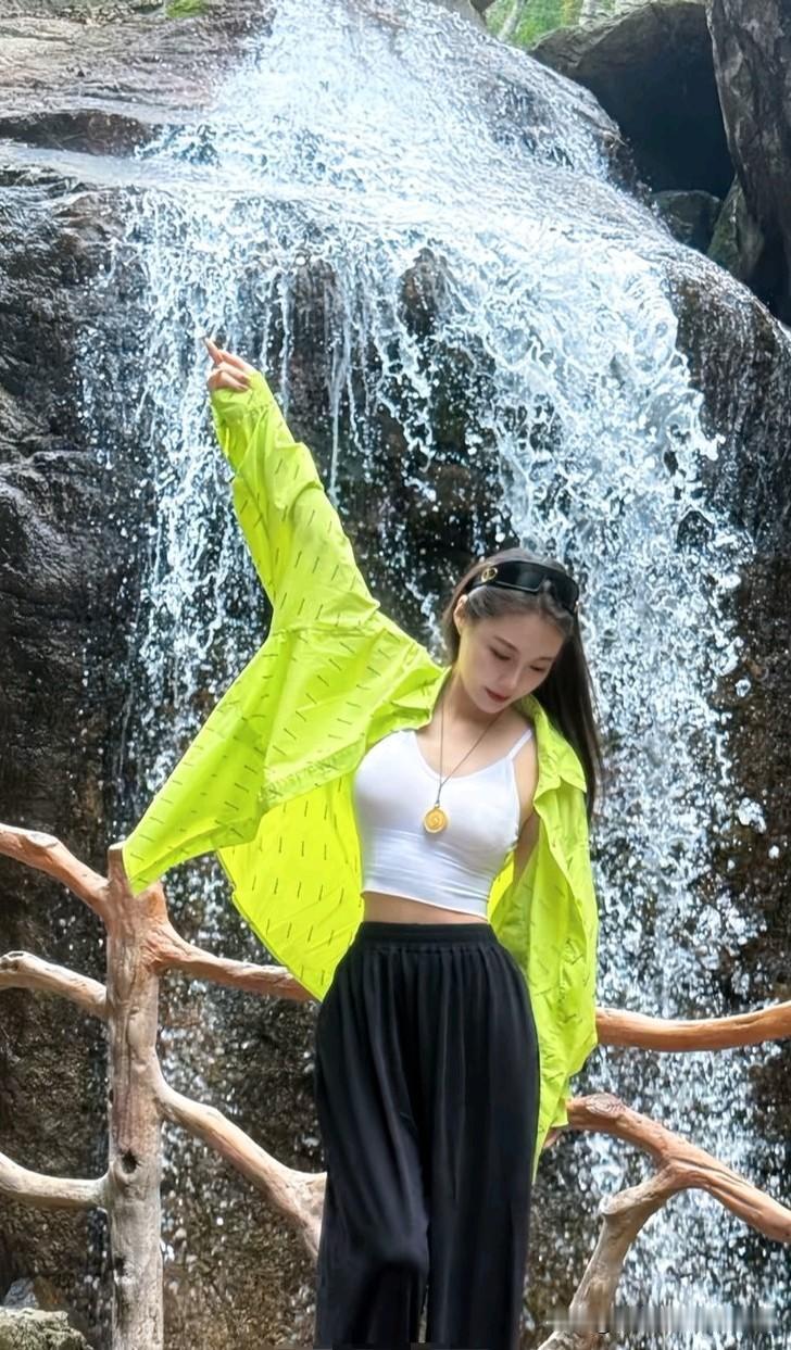 你问我答秋天旅游需要注意穿衣服保暖，什么牌子的户外运动服比较好？