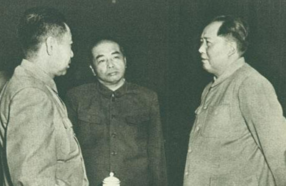 1940年，百团大战结束后的一次延安会议上，彭德怀受到党内许多同志的批评，认为他