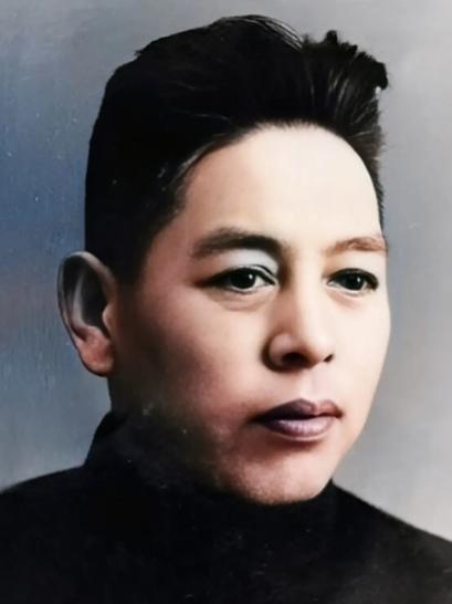 1932年，陈玉仁叛变，供出了潜伏在敌人内部的地下党员王世英。谁料，王世英察觉异