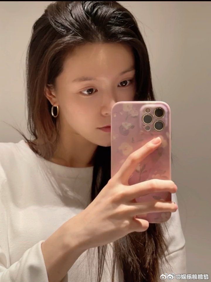 文咏珊妹感姐文咏珊妹感姐看到妹感姐这个词的第一反应就是文咏珊今天这样，刘海放