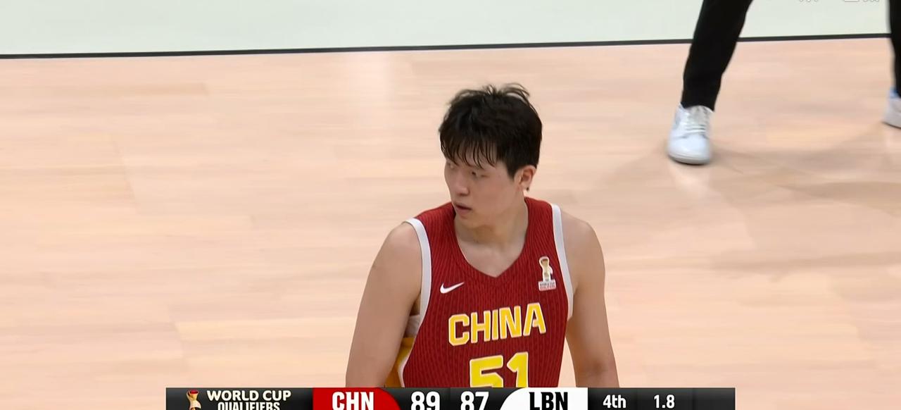 杨瀚森这次世预赛的表现，简直是把之前的质疑全打没了。终场前4.1秒诸暨球馆里8
