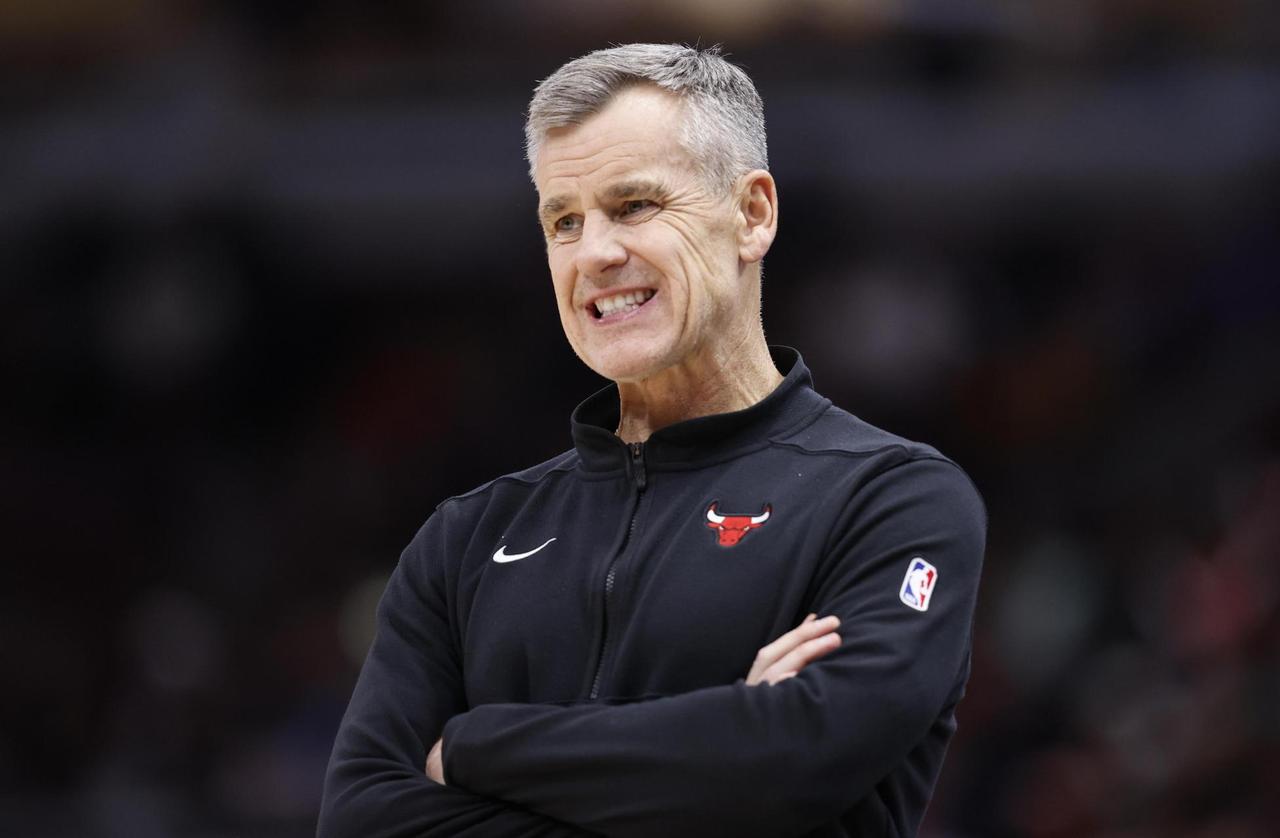 多诺万主动辞职！公牛队求着留都没用，六年烂摊子彻底没人接了 据报道，公牛主教