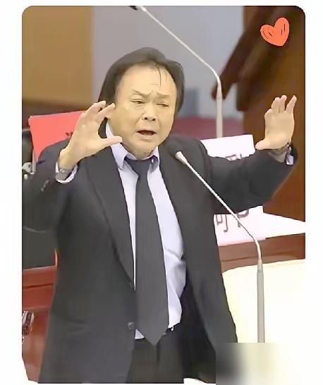 这下瞒不住了现在全国人民都知道了王世坚说要去大陆，民进党立马跳脚骂他“变