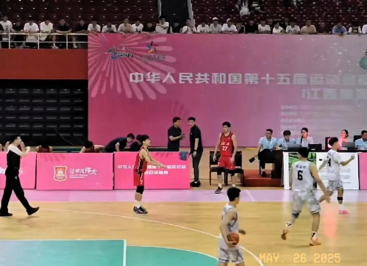别怪杨鸣不锻炼年轻球员，U22打江西开局慢热，连续失误犯错，恕我直言，从海外联赛