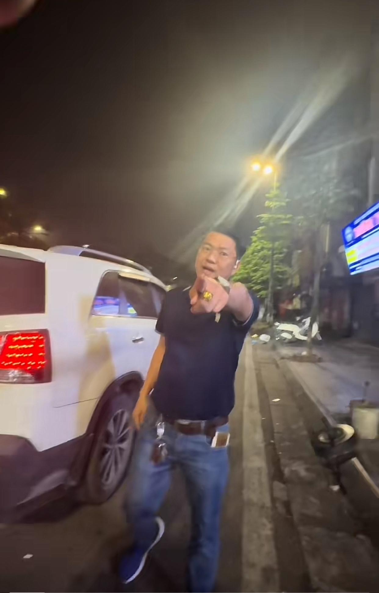 近日，一中国小哥去越南，下了飞机时已经凌晨3点了，他本打算用Grab打车，结果被