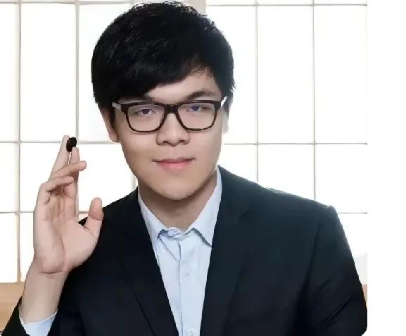 柯洁准备出山柯洁选择下棋？还是退役？四个月来，一直是棋界、棋迷关注的焦点话题