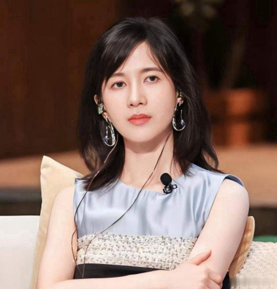 终于搞明白了，为什么papi酱身上总有一种不耐烦，厌世，阴郁的气质？原来全部来自