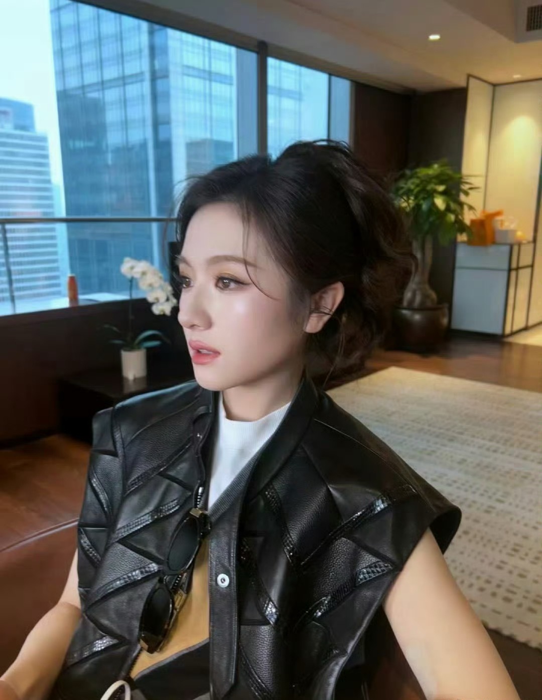 李兰迪早八都这么美感觉她瘦下来真的变美了很多