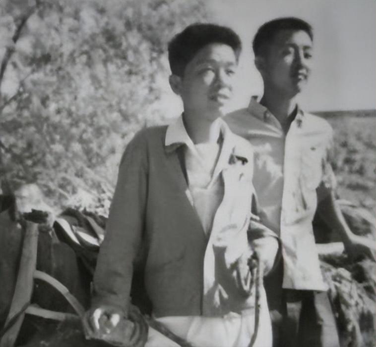 1970年，17岁知青偷吃老乡2只鸭子，老乡大怒：“赔钱，20块钱一分都