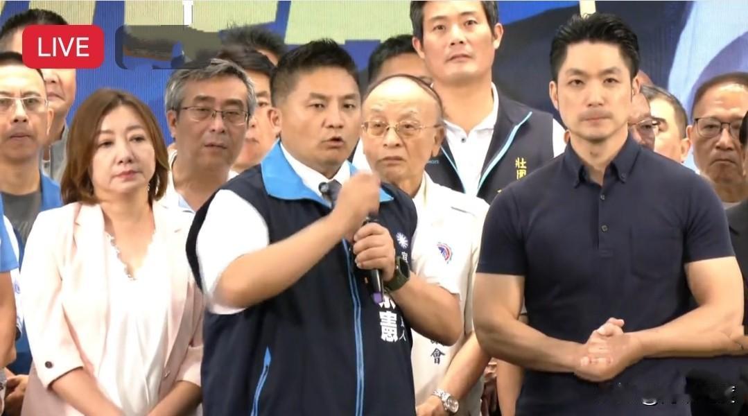 吴宗宪的起手式从今晚的千人造势开始，蒋万安跨市相挺，陈琬惠全程同框，蓝白已整队全