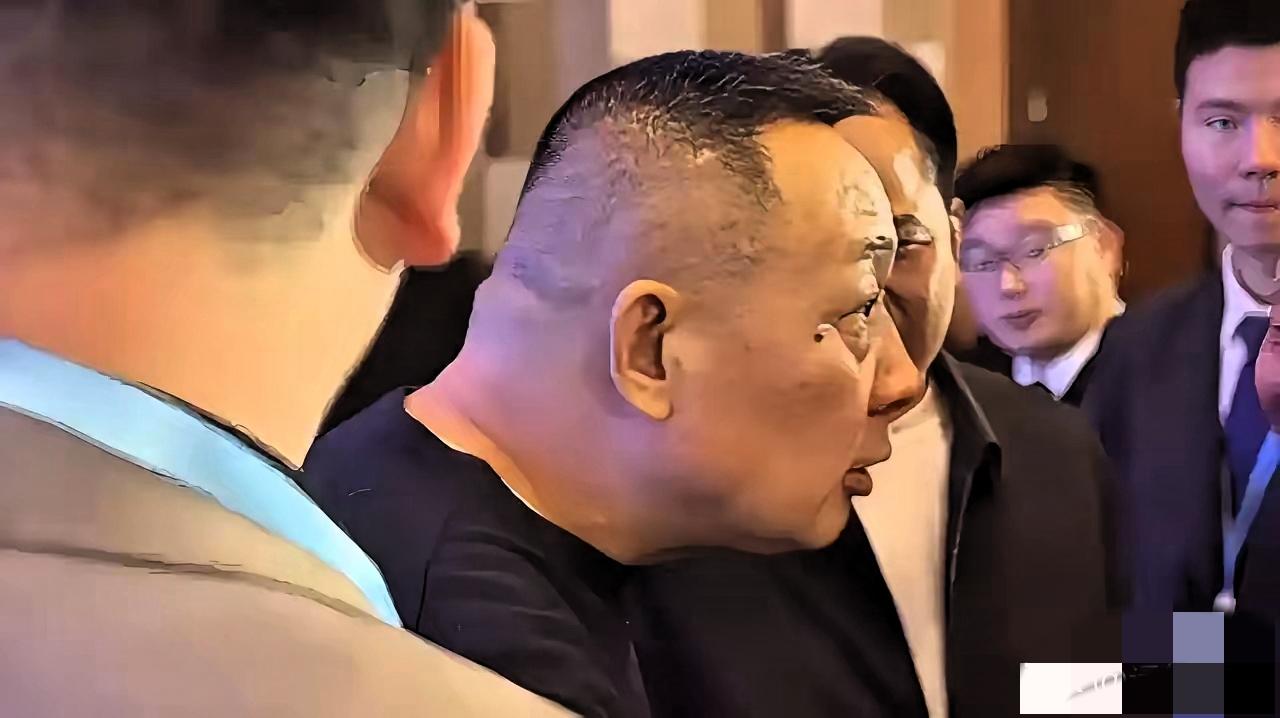 于东来这波“翻车”也太让人羡慕了！说好了今年销售额压在200亿内，结果11月