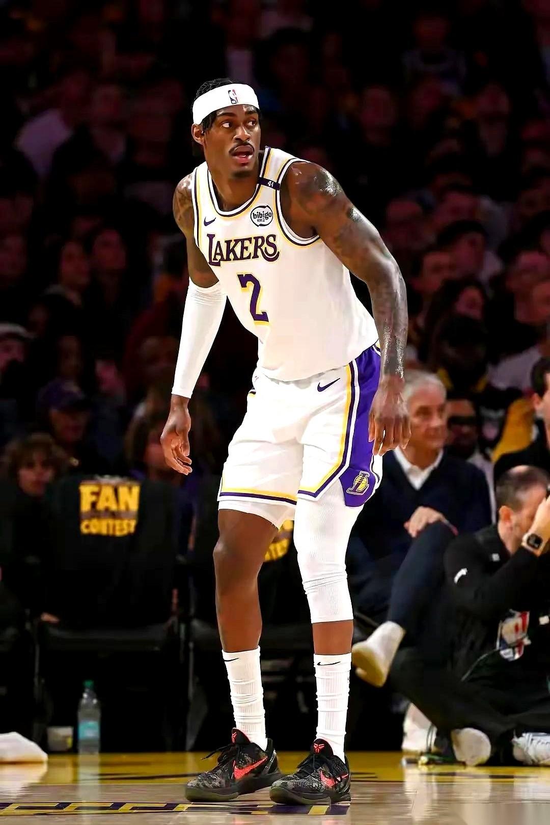 湖人对猛龙这场球，最狠的一幕，不是谁得分最高，而是全队效率第一的正负值，来自一个