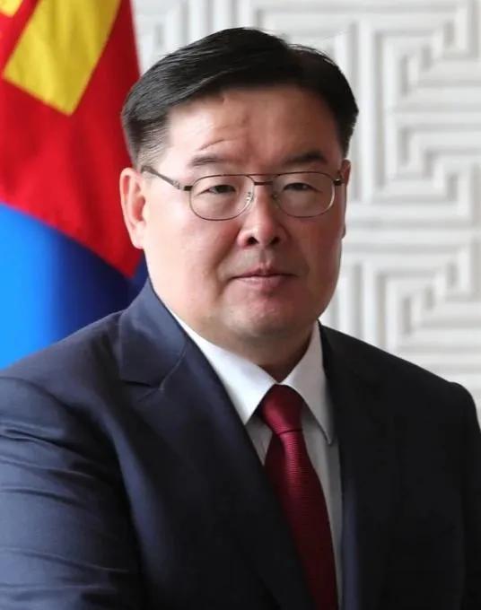 蒙古推举原总统办公厅主任亲华施政新总理据总台乌兰巴托6月10日消息，蒙古大呼