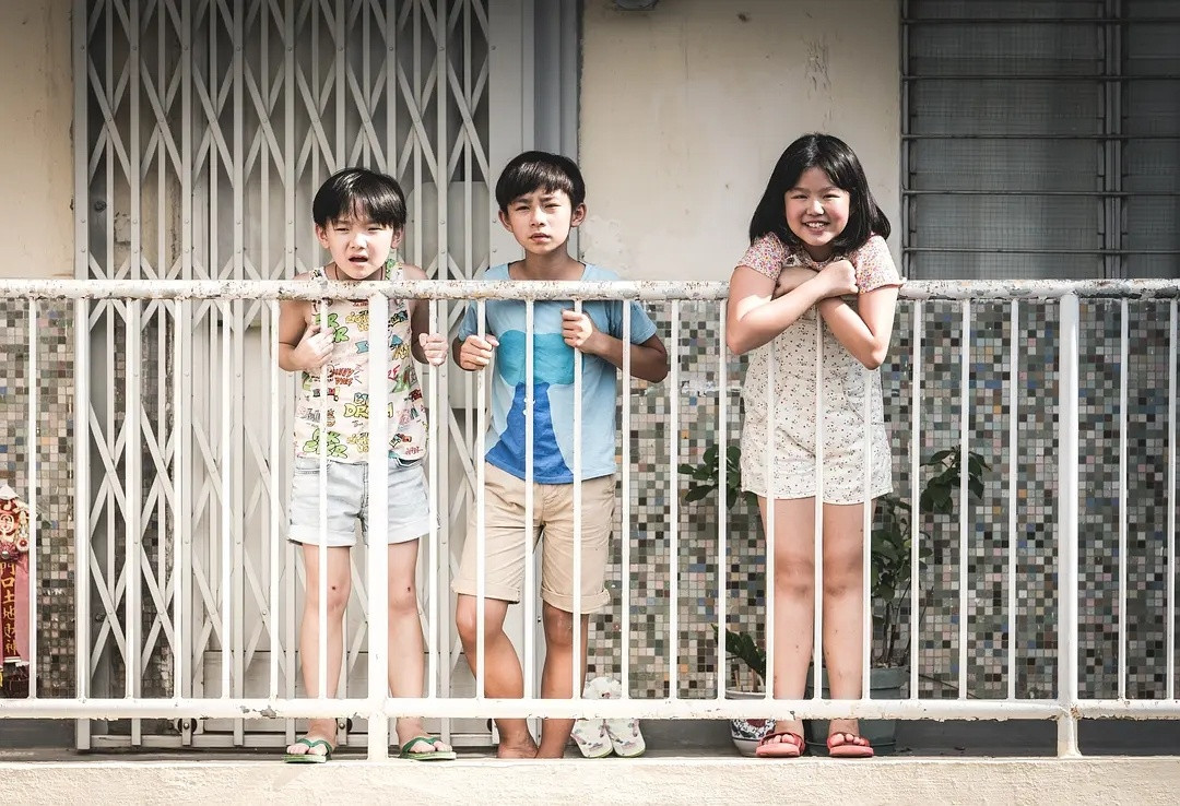 第44届香港电影金像奖最佳编剧：江皓昕、钱小蕙《再见UFO》！！颁奖嘉宾为古天