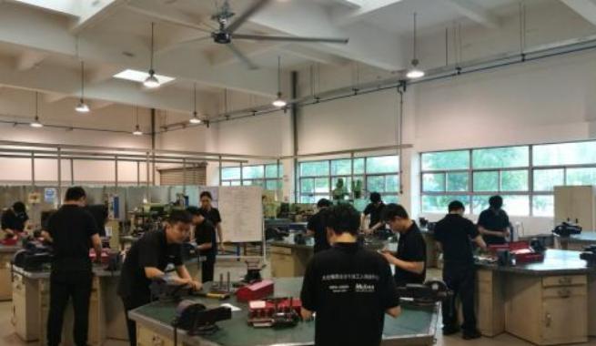 德国安的什么心？德国把好几个国家级重点实验室搬到了中国，而且是整个团队带家属过来